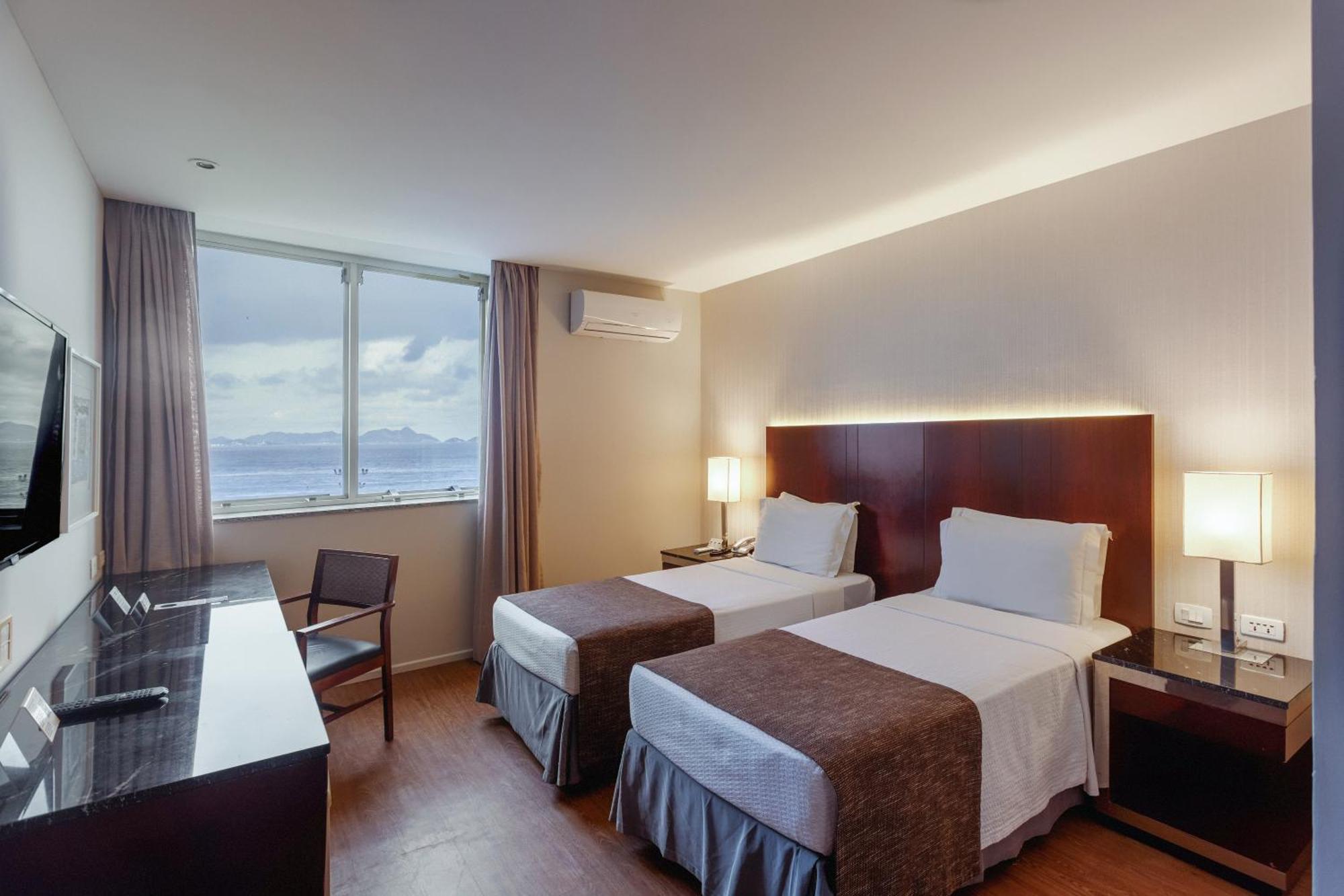 Orla Copacabana 4*