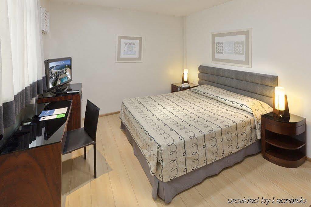 Orla Copacabana Hotel 4*